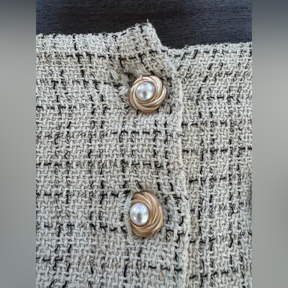 Elegant Cream Tweed Skirt size XS - Picture 2 of 4